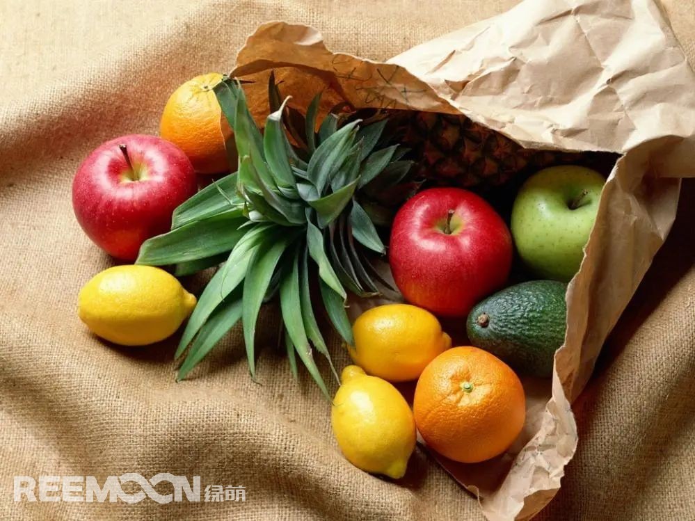 “當前，電商已經是助力水果銷售的重要渠道。水果電商在快速發展的同時，也暴露出銷量低、轉化率低、復購率低，以及生鮮易腐、周期性明顯等特點。” 8月21日，“粵字號”品牌沙龍培訓在廣東省鄉村振興文化服務產業園短視頻直播基地舉行，陜西果業中心主任、商務部農村電商特邀專家、原國務院扶貧辦電商扶貧專家魏延安做《水